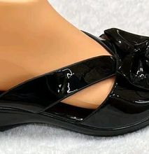 Ladies comfortable open shoes